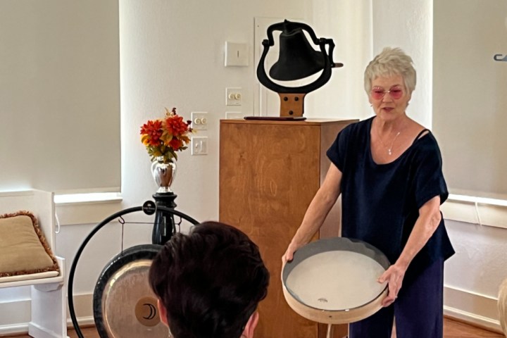 Kaylene leading Psychic Sundays Tour in a sound bath