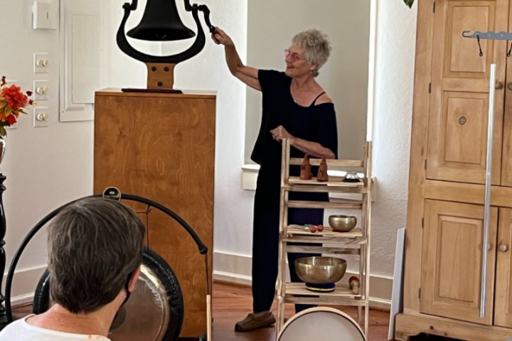 Kaylene leading Psychic Sundays Tour in a sound bath