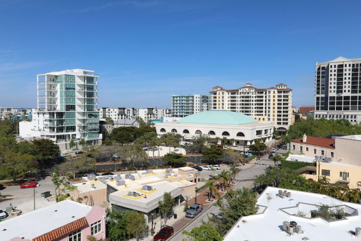 Discover Sarasota Tours Art Crawl Trolley March 2025