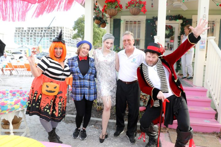 Performers and cast members of Discover Sarasota Tours